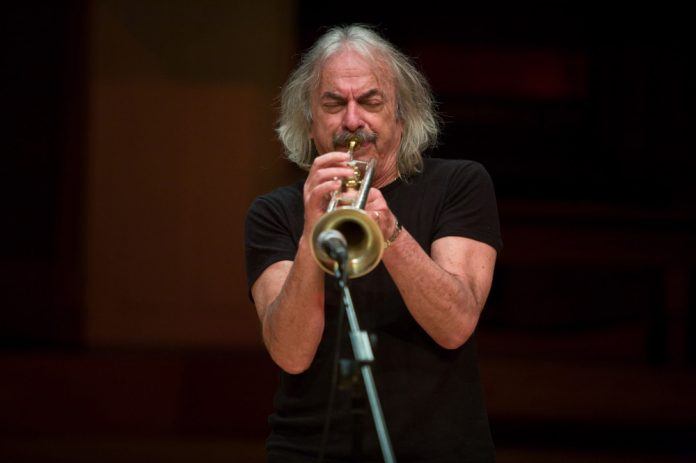00 Rava - Christopher Tribble Enrico Rava (foto di Christopher Tribble / ECM Records)