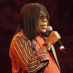 1024px-Milton_Nascimento_2008.04.30_002