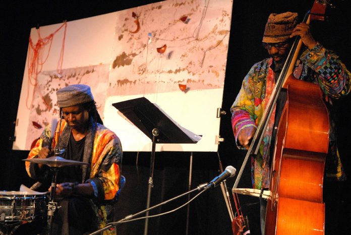 _18. PARKER-DRAKE_VisionFestival_©Ken Weiss Hamid Drake e William Parker