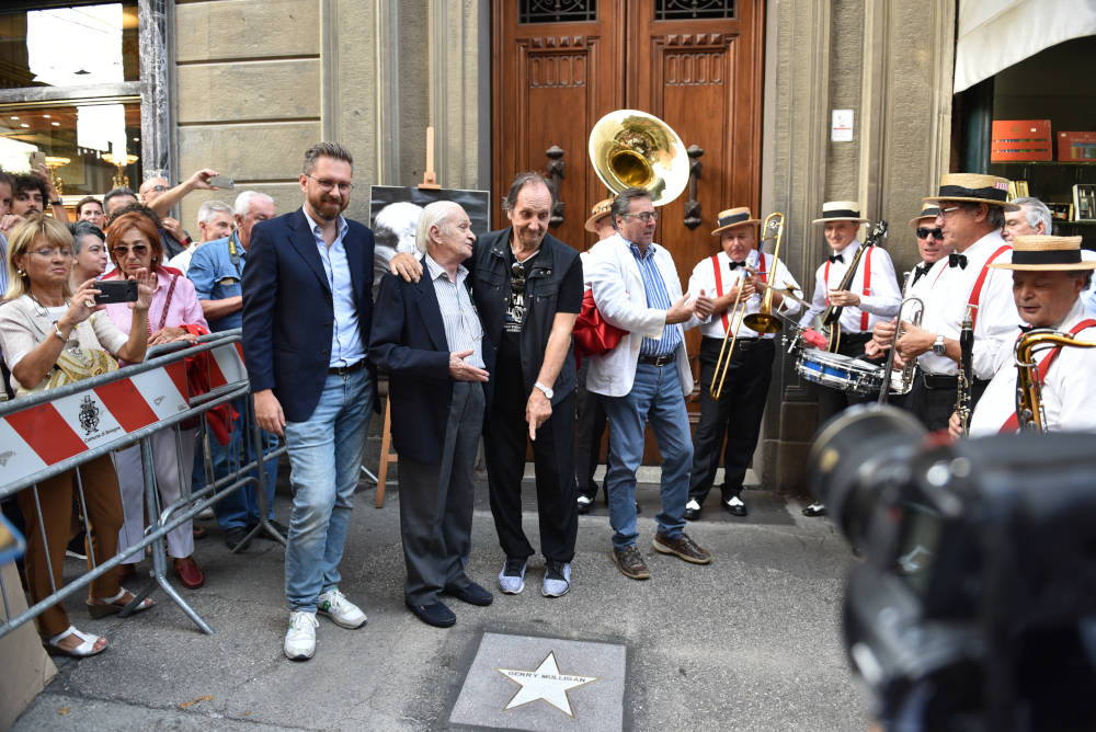 Matteo Lepore, Cicci Foresti e Andrea Mingardi: scopertura della stella 2019 a Gerry Mulligan nella Strada del Jazz, via Orefici di Bologna (foto di Euriolo Puglisi)