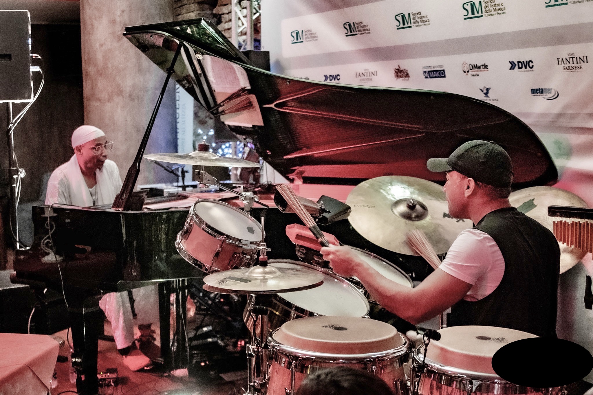 A Bergamo Omar Sosa & Ernesttico Duo: B-Black: 1 luglio - Musica Jazz