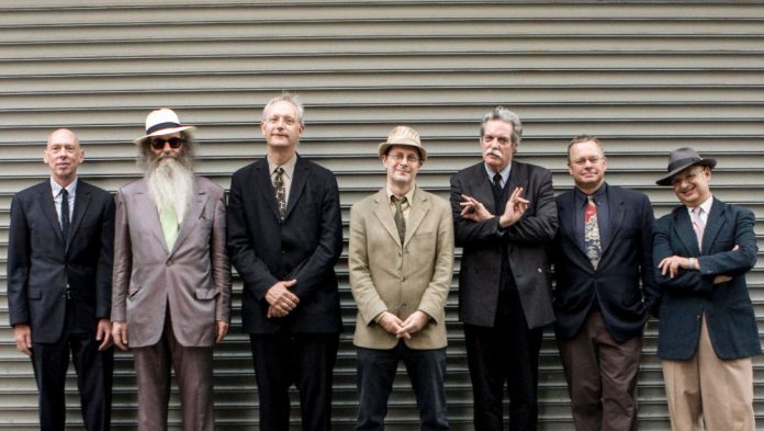 Phillip-Johnston-Microscopic-Septet Microscopic Septet: Richard Dworkin, Dave Sewelson, David Hofstra, Phillip Johnston, Joel Forrester, Don Davis e MIchael Hashim (foto di Lars Klove)