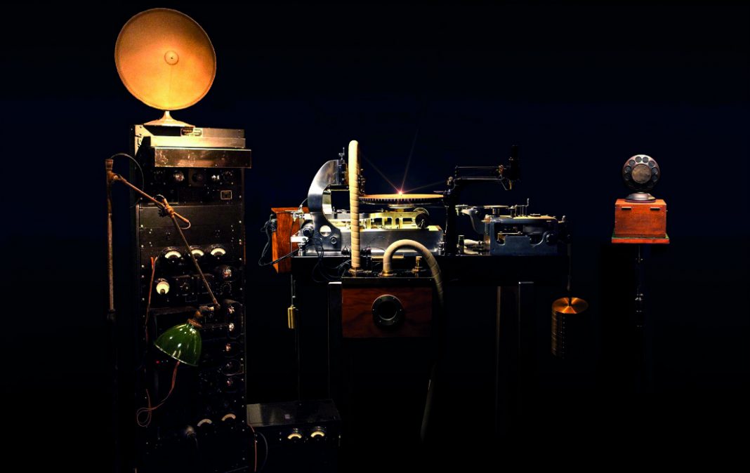 WE-and-Scully-Setup_v2_©2017_Lo-Max_Records_Ltd American Epic