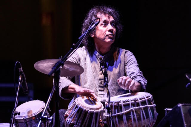 Zakir Hussain (foto di Giorgio Bianchi - Comune di Bologna) - Crosscurrents Trio