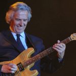 chitarristi-famosi-john-mclaughlin