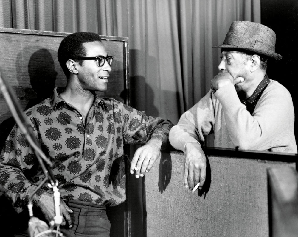 Max Roach e Duke Ellington durante la registrazione di "Money Jungle" (1962) (foto di Michael Ochs)