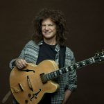 metheny-solo-photo-2-extralarge_1369249802486_2