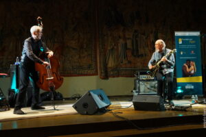 Holland e Scofiled sul palco della sala degli Arazzi a Piacenza