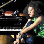 si-elle-ecrit-en-espagnol-janysett-mc-pherson-chante-aussi_3280531